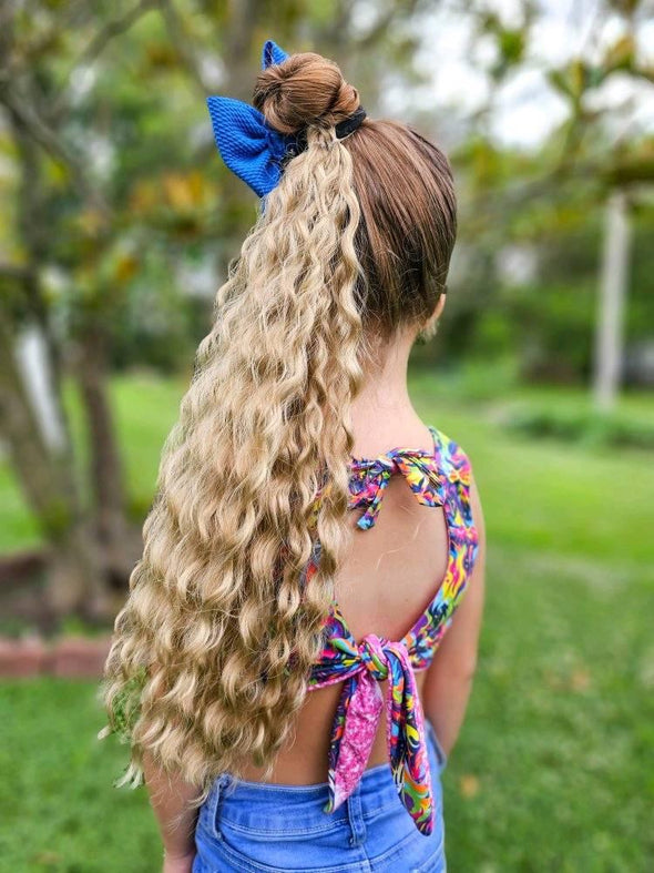 Dark Blonde 16” Wavy Tail